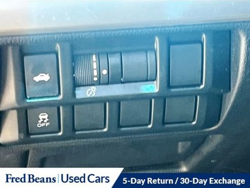Used 2017 Subaru Legacy 2.5i Premium w/ Moonroof Package AWD/4WD image 15