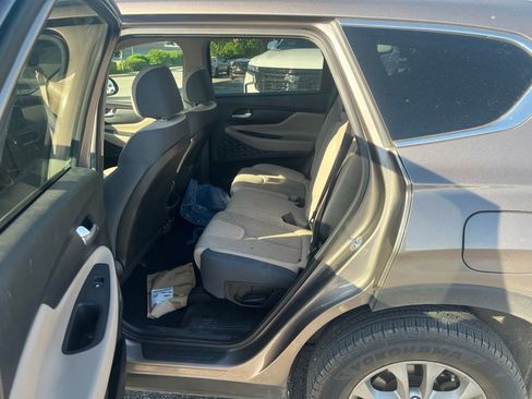 Used 2019 Hyundai Santa Fe SE FWD image 10