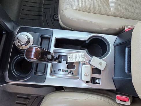 Used 2016 Toyota 4Runner Limited AWD/4WD image 18