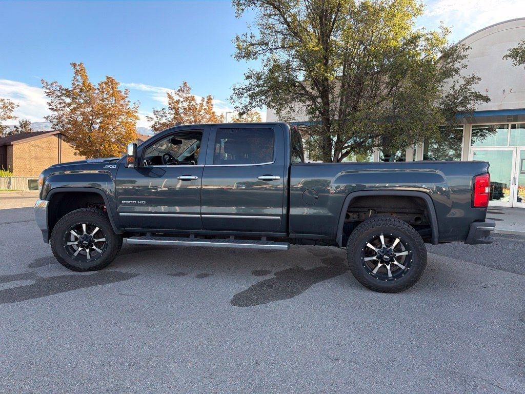 Used 2017 GMC Sierra 2500 SLT w/ Duramax Plus Package AWD/4WD image 14