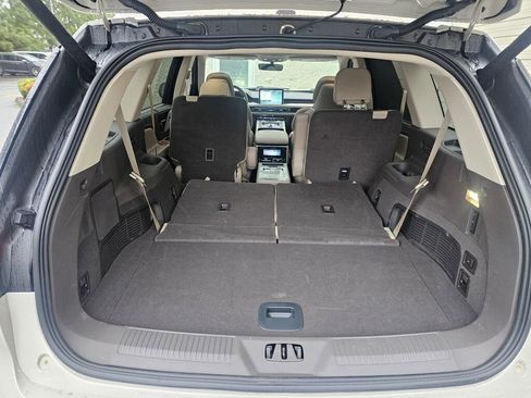 Used 2023 Lincoln Aviator Reserve w/ Equipment Group 201A image 7