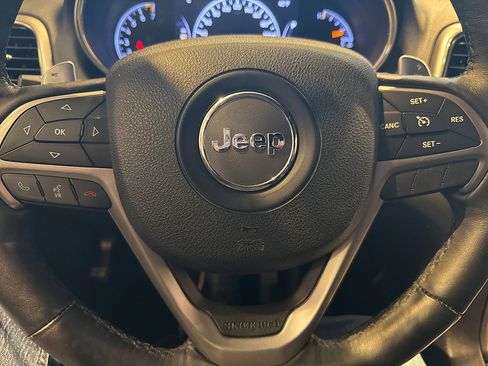Used 2017 Jeep Grand Cherokee Altitude image 39