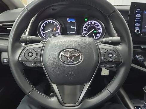 Used 2023 Toyota Camry SE image 18