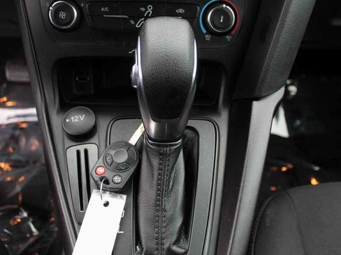 Used 2018 Ford Focus SE image 22