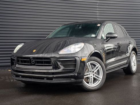 Certified 2026 Porsche Macan AWD/4WD image 1