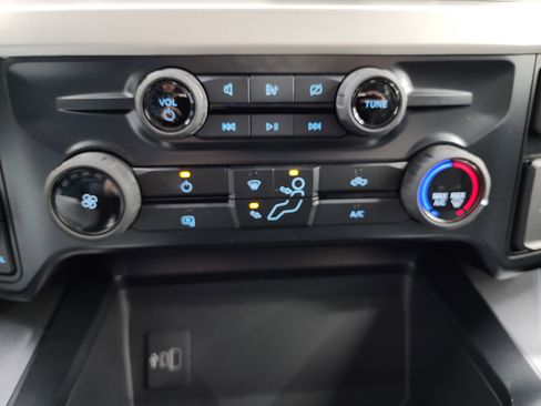 Used 2023 Ford F350 XLT image 44