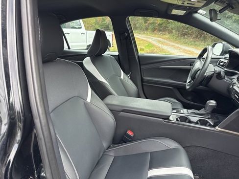 Used 2025 Toyota Camry SE image 48