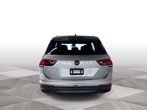 Used 2024 Volkswagen Tiguan SE FWD image 7