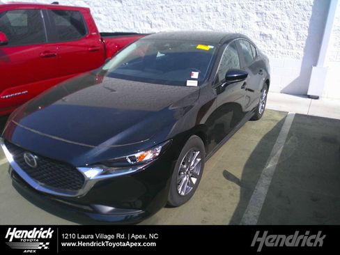 Used 2021 MAZDA MAZDA3 s image 1