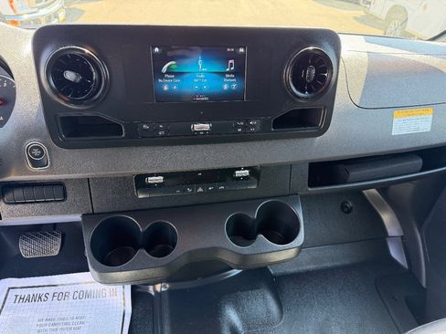 Used 2024 Mercedes-Benz Sprinter 2500 image 19