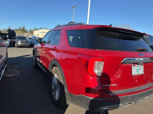 Used 2021 Ford Explorer Limited w/ Equipment Group 301A AWD/4WD image 4