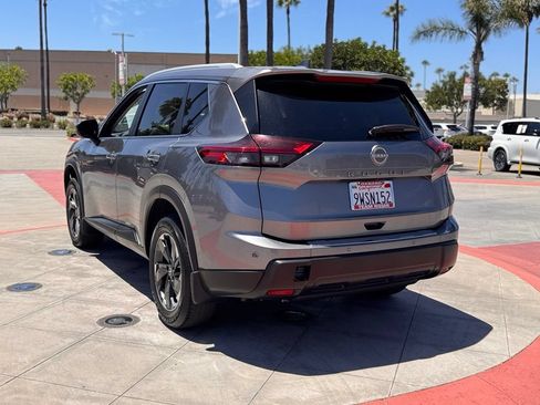 Certified 2025 Nissan Rogue SV w/ SV Premium Package FWD image 6