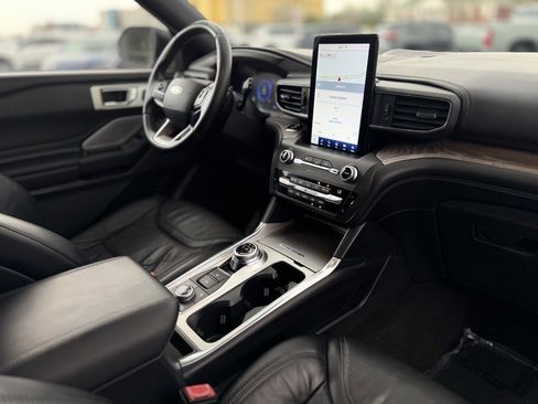 Used 2020 Ford Explorer Platinum w/ Premium Technology Package image 14