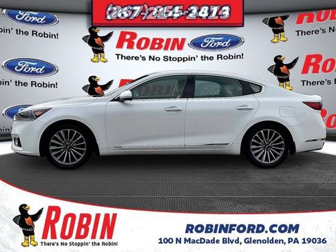 Used 2017 Kia Cadenza Premium w/ Luxury Package FWD image 4