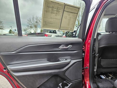 Used 2023 Jeep Grand Cherokee L Laredo image 19