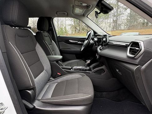 Certified 2025 Chevrolet TrailBlazer LT w/ LT Cold Weather Package image 13