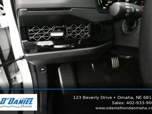 Used 2025 Honda Accord Sport image 27