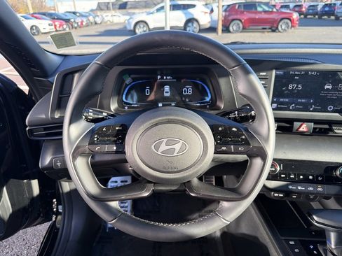 Certified 2025 Hyundai Elantra Sport image 17