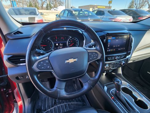Used 2020 Chevrolet Traverse LT w/ LT Premium Package image 13