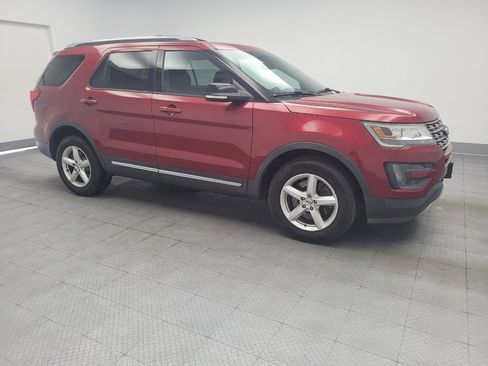 Used 2016 Ford Explorer XLT w/ Equipment Group 201A AWD/4WD image 11