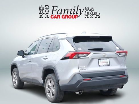 Used 2022 Toyota RAV4 XLE w/ Convenience Package FWD image 3