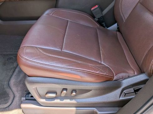 Used 2016 Chevrolet Suburban LTZ RWD image 21