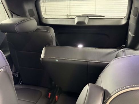 Used 2024 Chevrolet Traverse Premier w/ Redline Edition AWD/4WD image 34