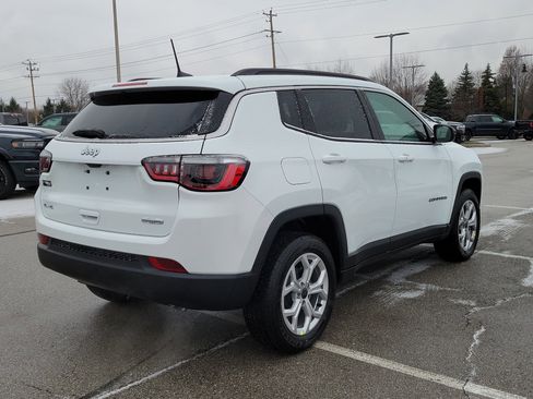 New 2026 Jeep Compass Latitude image 6