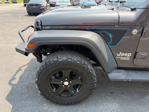 Used 2018 Jeep Wrangler Unlimited Sport S AWD/4WD image 11