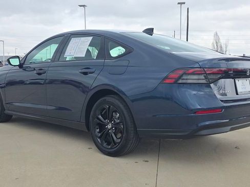 Certified 2025 Honda Accord SE image 3