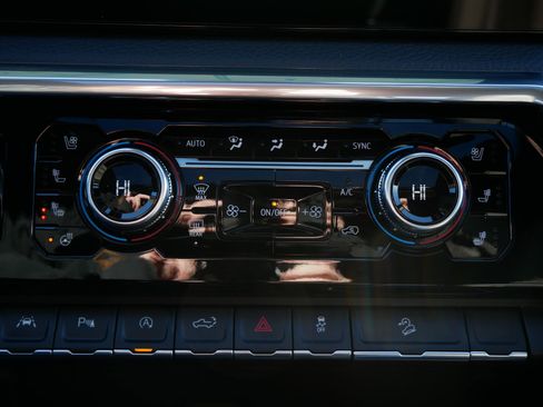 New 2026 GMC Sierra 1500 Denali AWD/4WD image 8