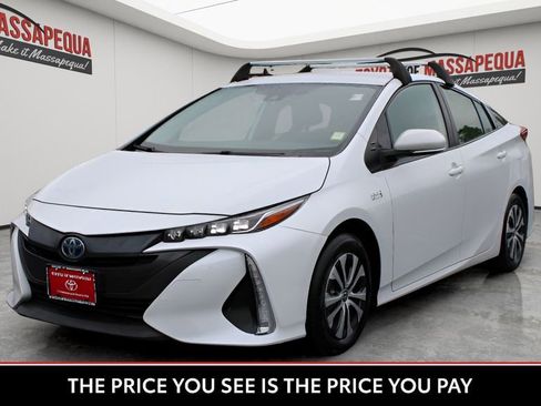 Certified 2022 Toyota Prius Prime XLE FWD image 1