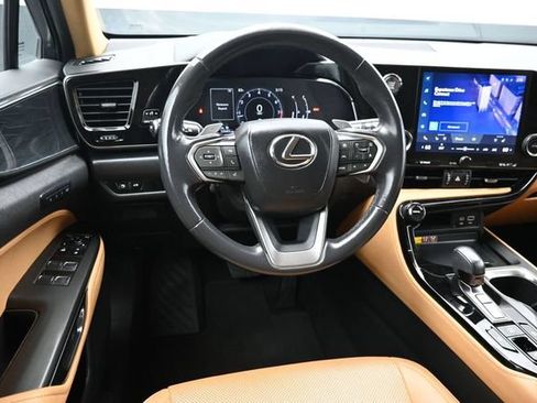 Used 2025 Lexus NX 250 FWD w/ Accessory Package (Z1) image 17