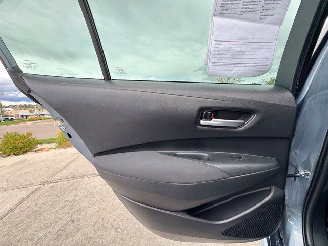 Used 2020 Toyota Corolla LE FWD image 25