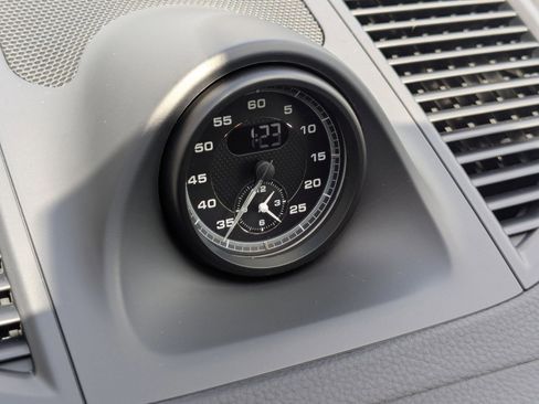 New 2026 Porsche Macan image 22