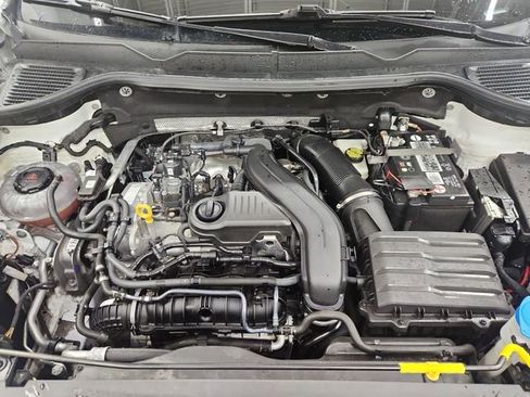 Used 2023 Volkswagen Taos SE image 18