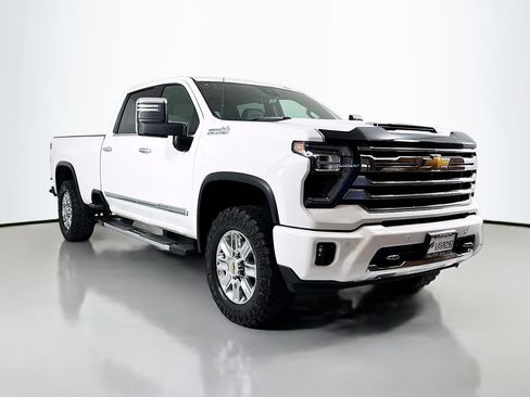 Used 2024 Chevrolet Silverado 3500 High Country w/ High Country Premium Package AWD/4WD image 4