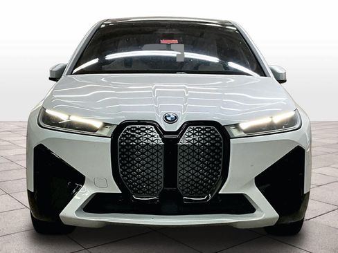 Used 2024 BMW iX xDrive50 w/ Sport Package AWD/4WD image 3