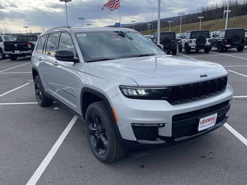 New 2025 Jeep Grand Cherokee L Limited w/ Black Appearance Package image 2