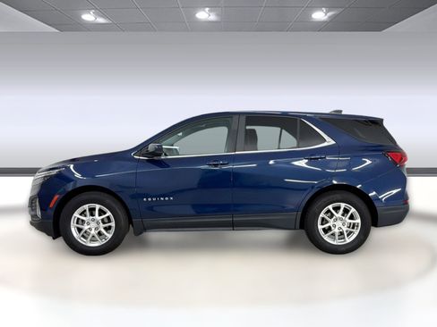 Used 2022 Chevrolet Equinox LT FWD image 2