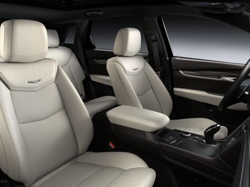 New 2025 Cadillac XT5 Sportv w/ LPO, Red Accent Package image 9