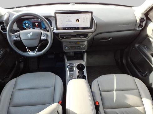 Used 2025 Ford Bronco Sport Badlands image 9