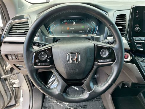 Used 2023 Honda Odyssey Touring image 11