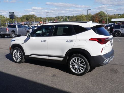 Used 2023 Kia Seltos SX w/ SX Sunroof Package image 10