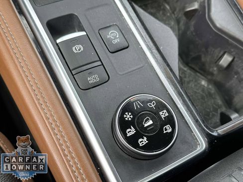 Used 2023 Nissan Pathfinder Platinum image 33