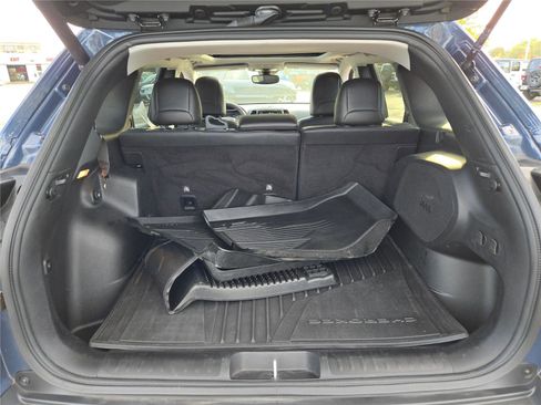 Certified 2021 Jeep Cherokee Limited w/ Mopar Interior Package image 19