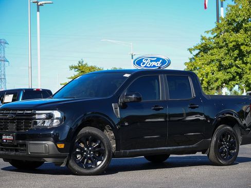 Used 2024 Ford Maverick Lariat w/ Black Appearance Package AWD/4WD image 2