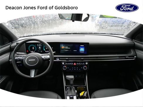 Used 2025 Hyundai Santa Cruz SEL image 16