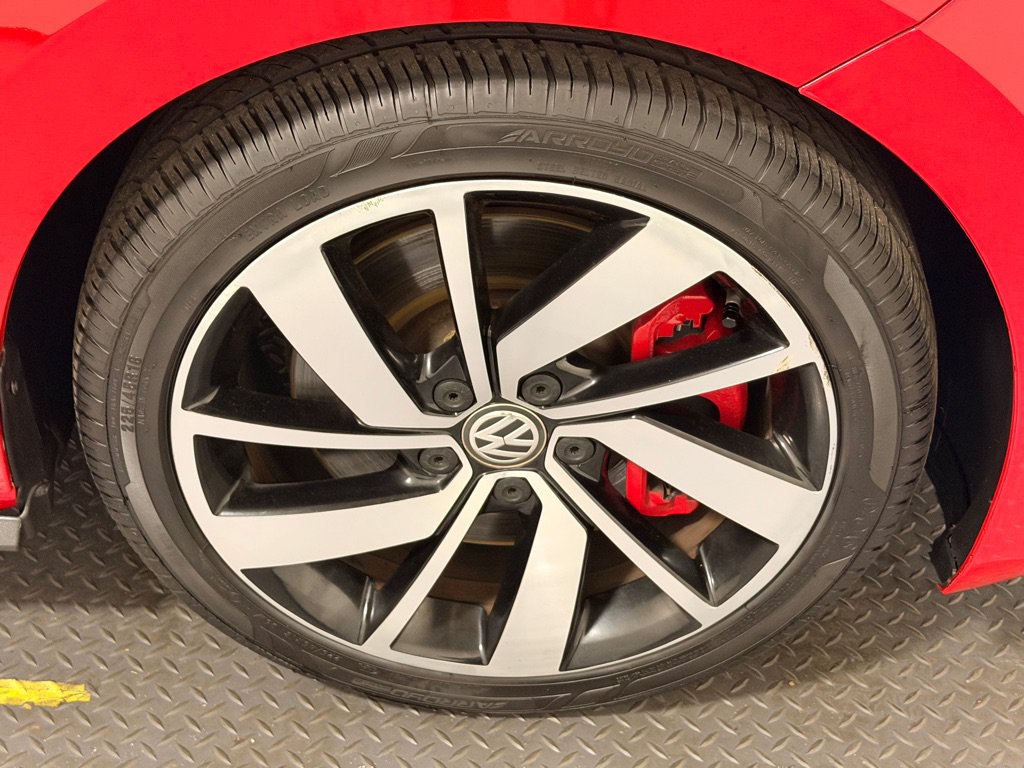 Used 2019 Volkswagen Jetta GLI FWD image 19