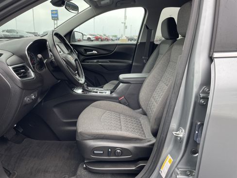 Used 2024 Chevrolet Equinox LT FWD image 16